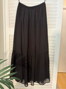 Uniqlo Black Midi Tiered Skirt
